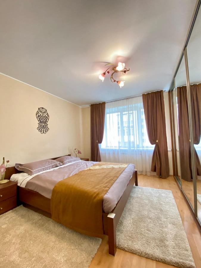 центр. острозького. простора та комфортна. 2 спальні Apartment Ternopil